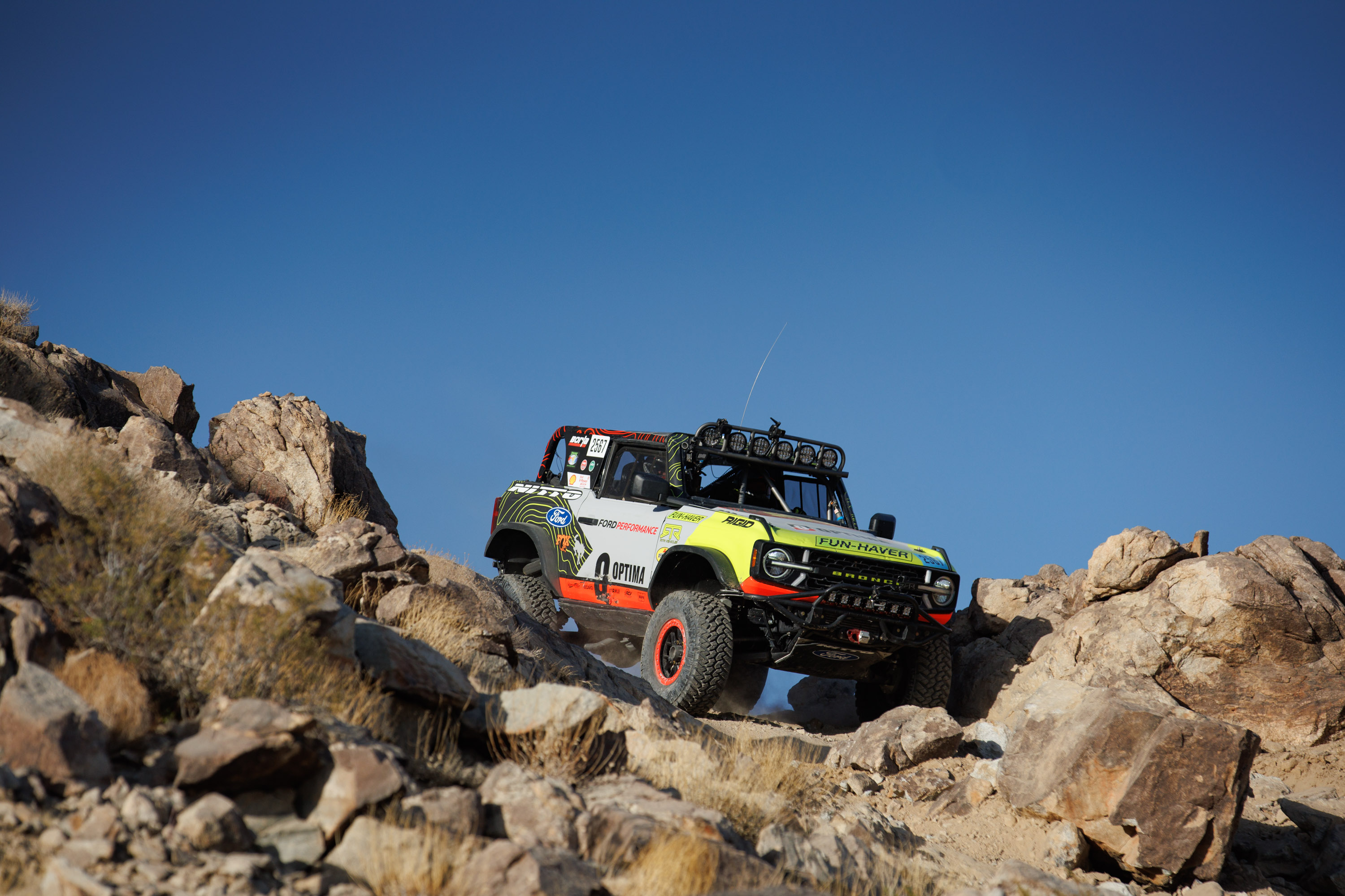 Ford Performance continued its success at the 2025 King of the Hammers as the Bronco 4600 race truck once again swept the podium in the 4600 Stock Class of the Every Man Challenge. 